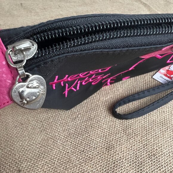 Hello Kitty MAKEUP BAG - Picture 5 of 9